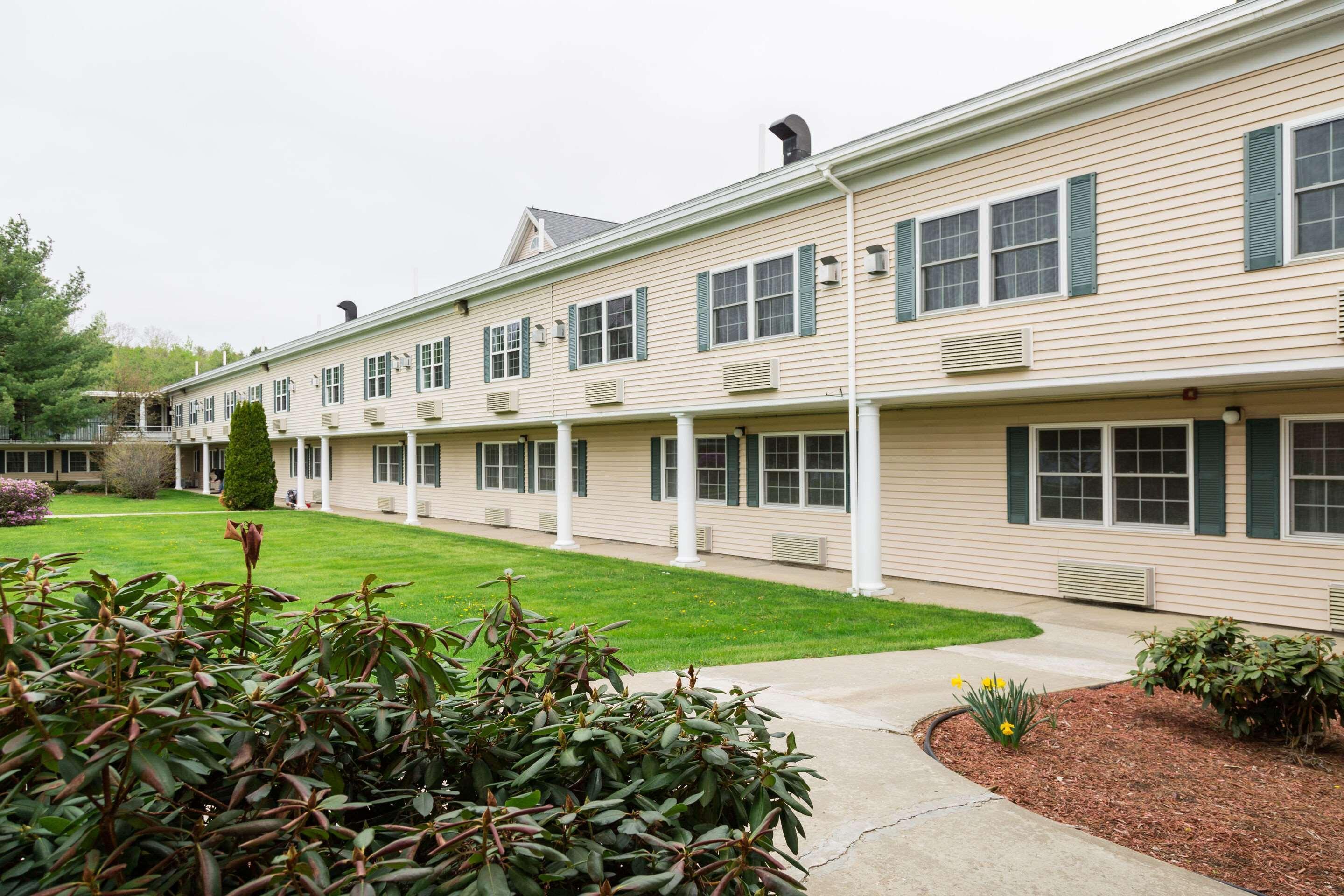 Fireside Inn & Suites Auburn Lewiston Exteriör bild